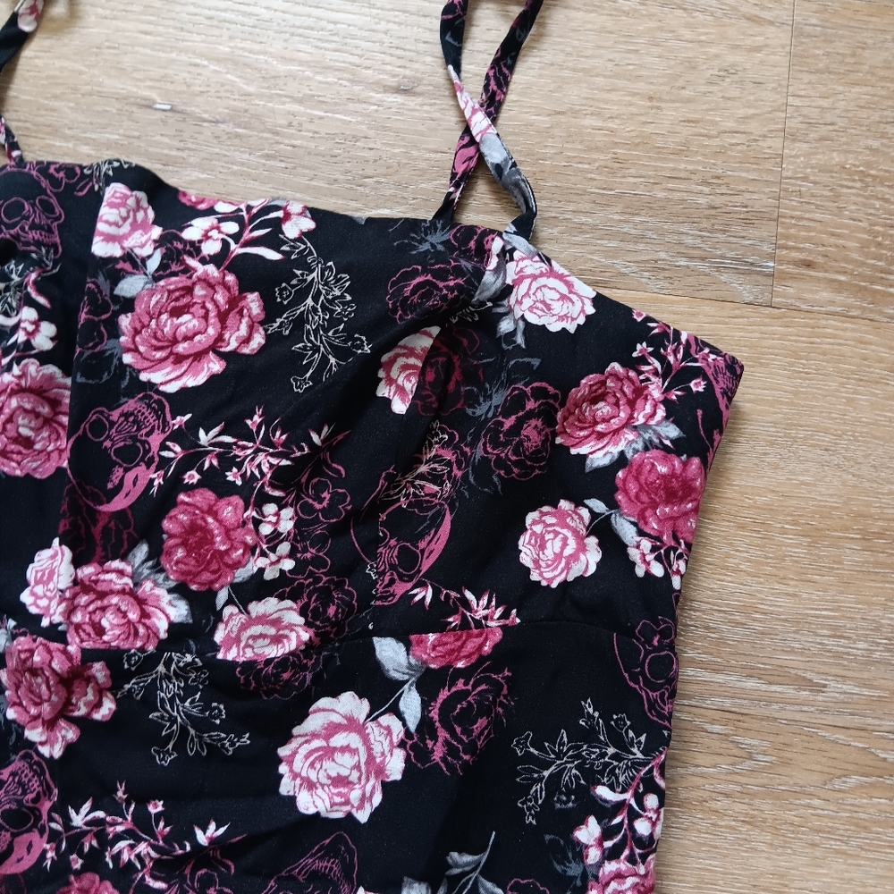 Hot Topic Floral & Skulls Mini Dress Size Medium - Picture 3 of 7
